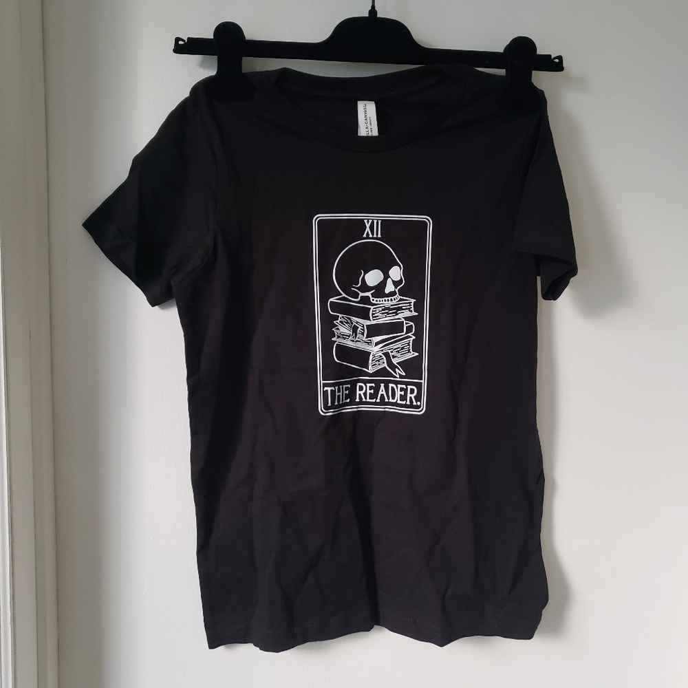 The Reader youth boy's L (14-16) tshirt
